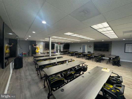 Dining room, Fitness Equipment, Interior, Recessed Lighting, Wood Texture Flooring