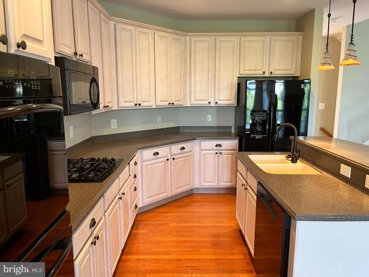 Interior, Kitchen, Pendant Lights, Wood Texture Flooring