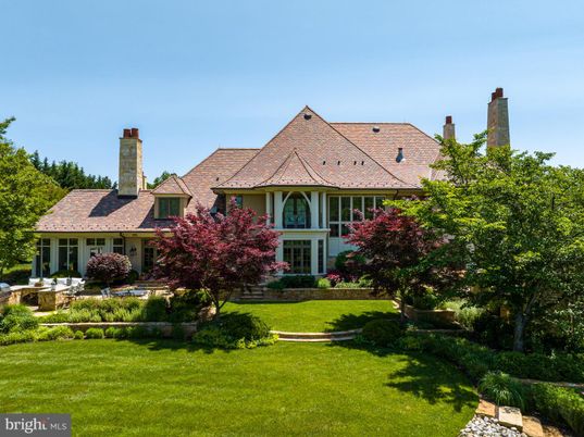 Backyard, Exterior, Facade, French Provincial
