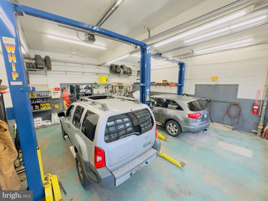 Garage, Interior