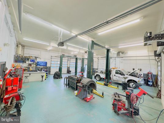 Garage, Interior