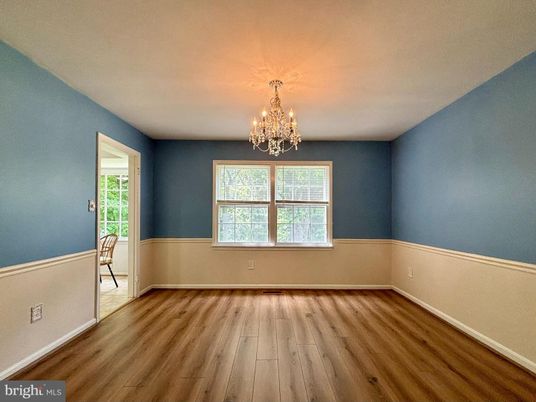 Chandelier, Empty room, Interior, Wood Texture Flooring