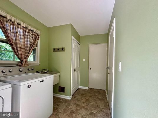 Interior, Washer