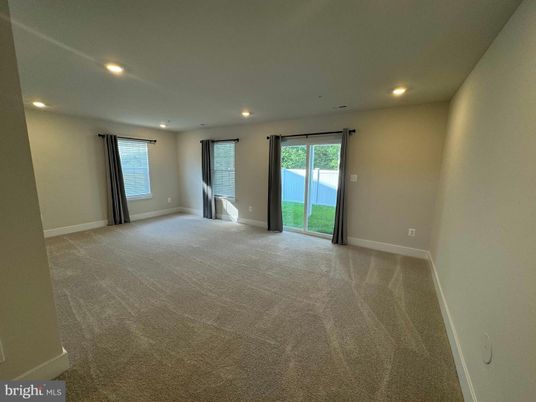 Empty room, Interior, Recessed Lighting