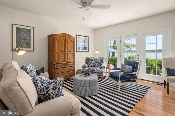 Interior, Living room, Recessed Lighting, Water, Wood Texture Flooring