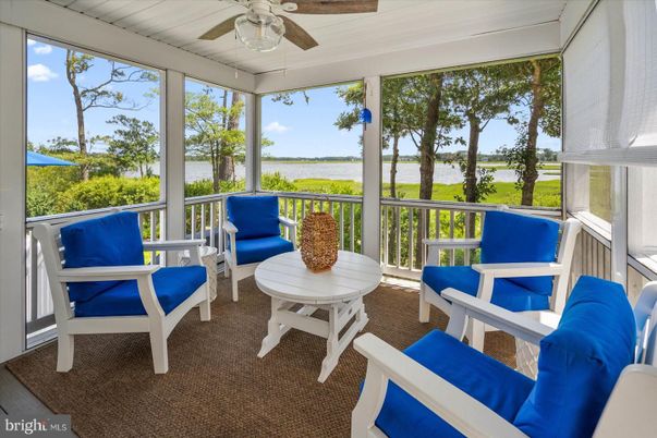 Interior, Sun Room, Water