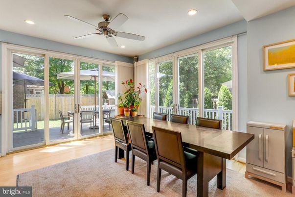 Dining room, Interior, Recessed Lighting, Sun Room, Wood Texture Flooring