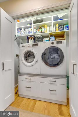 Interior, Utility Closets, Washer, Wood Texture Flooring