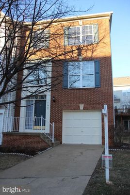 Attached, Exterior, Facade, Brick Facade, Rowhouse
