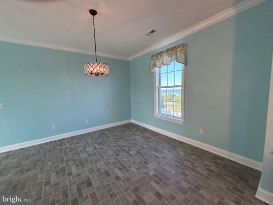 Chandelier, Empty room, Interior, Pendant Lights