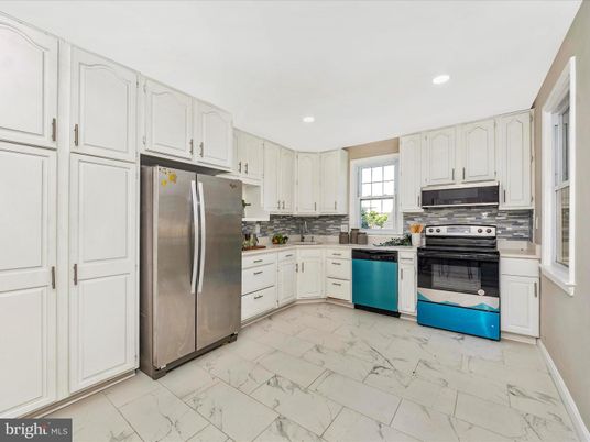 Interior, Kitchen, Marble, Recessed Lighting, Stainless Steel Appliances
