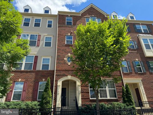 Exterior, Facade, Brick Facade, Rowhouse