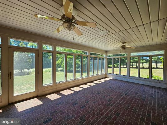 Empty room, Interior, Sun Room