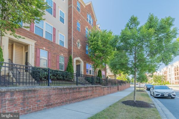 Exterior, Facade, Brick Facade, Rowhouse