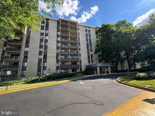Exterior, Facade, Condo Building