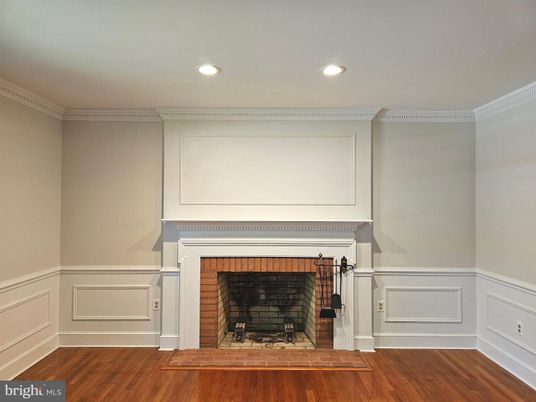 Fireplace, Interior, Recessed Lighting, Wood Texture Flooring