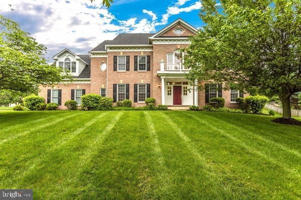 Backyard, Exterior, Facade, Brick Facade, Georgian
