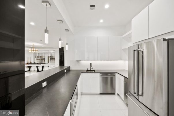 Dining room, Interior, Kitchen, Pendant Lights, Recessed Lighting, Stainless Steel Appliances