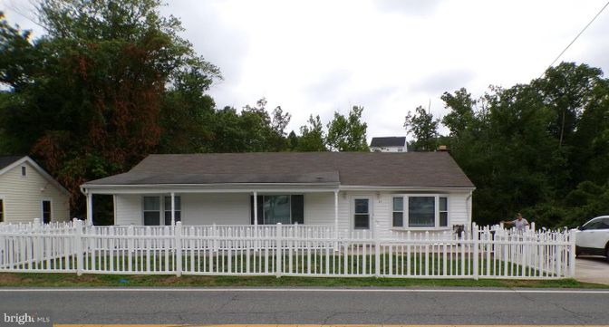 Exterior, Facade, Cape Cod