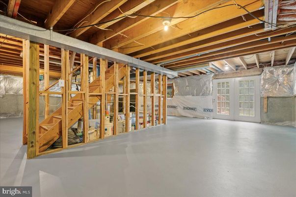 Empty room, Interior, Wooden Beams, Wooden Ceilings