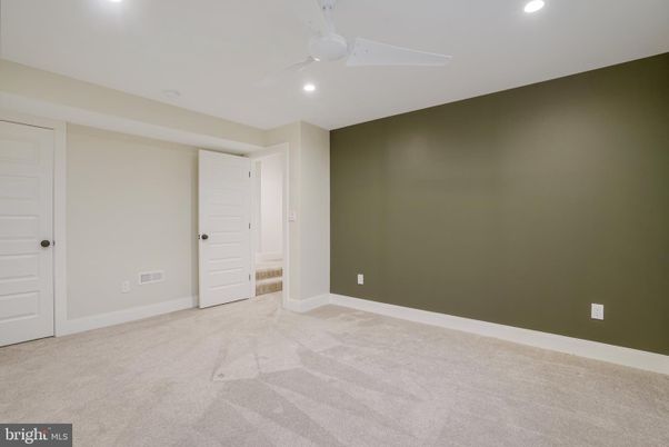 Empty room, Interior, Recessed Lighting