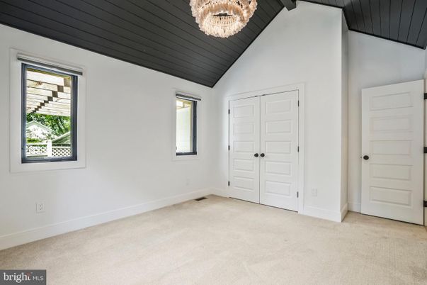 Chandelier, Empty room, Interior