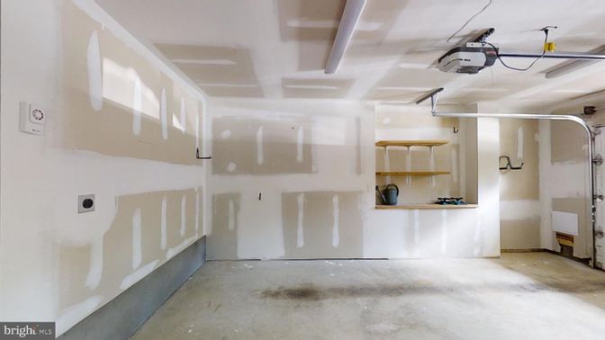 Empty room, Garage, Interior