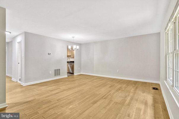 Chandelier, Empty room, Interior, Wood Texture Flooring