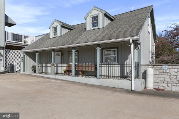 Exterior, Facade, Cape Cod