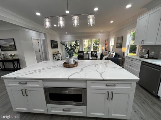 Dining room, Interior, Kitchen, Recessed Lighting, Stainless Steel Appliances, Wood Texture Flooring