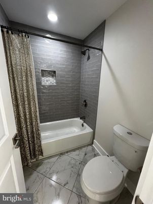 Bathroom, Interior, Marble, Recessed Lighting