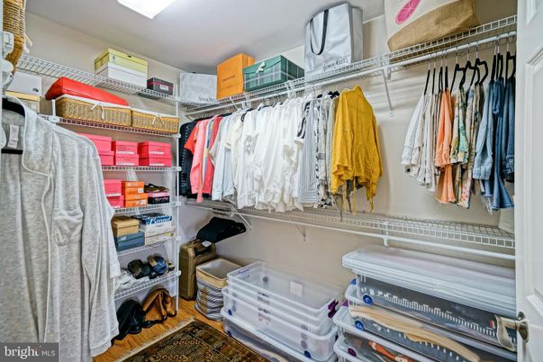 Interior, Walk-in Closets, Wood Texture Flooring