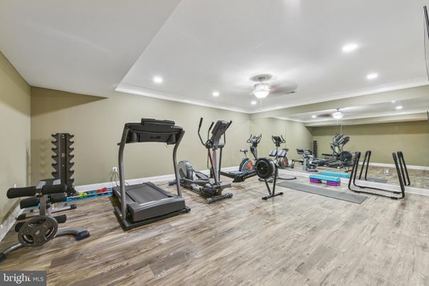 Fitness Equipment, Interior, Recessed Lighting, Wood Texture Flooring