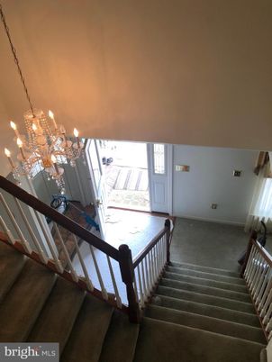 Chandelier, Interior
