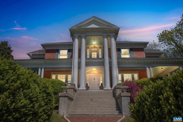 Exterior, Facade, Brick Facade, American Foursquare