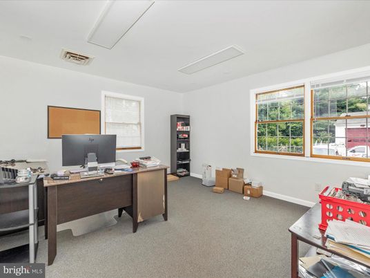 Home Office, Interior