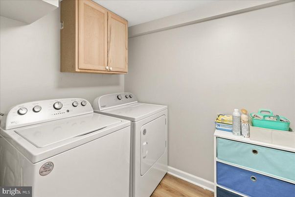 Interior, Washer, Wood Texture Flooring