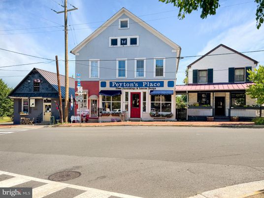 Exterior, Facade, Queen Anne Victorian