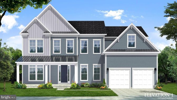 Attached, Exterior, Facade, Farmhouse