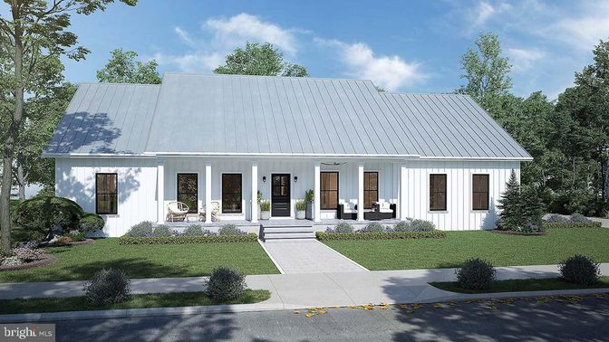Exterior, Facade, Farmhouse