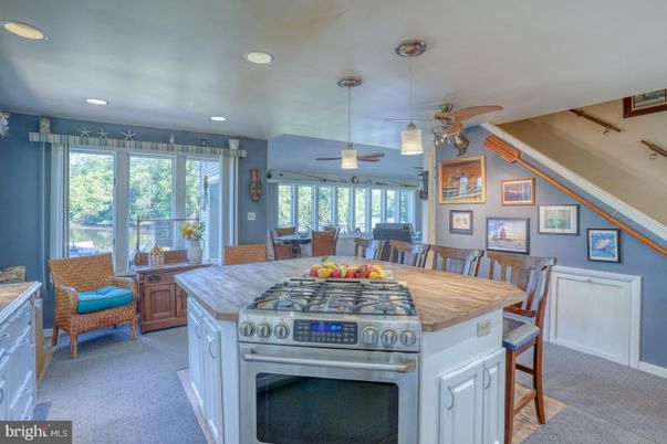 Dining room, Interior, Kitchen, Pendant Lights, Recessed Lighting