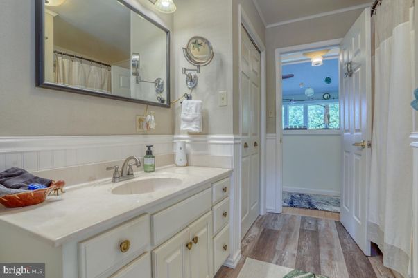 Bathroom, Interior, Wood Texture Flooring