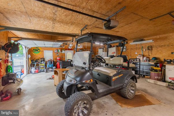 Garage, Interior