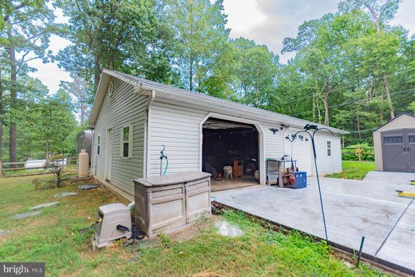 Detached Garage, Exterior