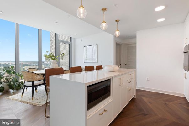 Dining room, Interior, Kitchen, Pendant Lights, Recessed Lighting, Wood Texture Flooring