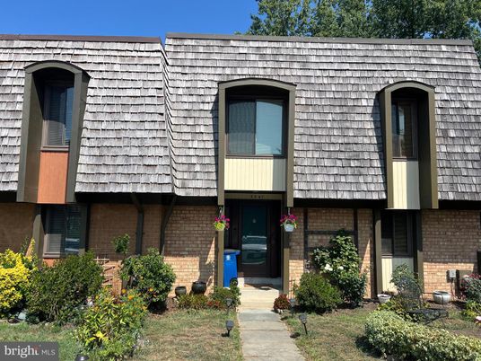 Exterior, Facade, Brick Facade, Rowhouse