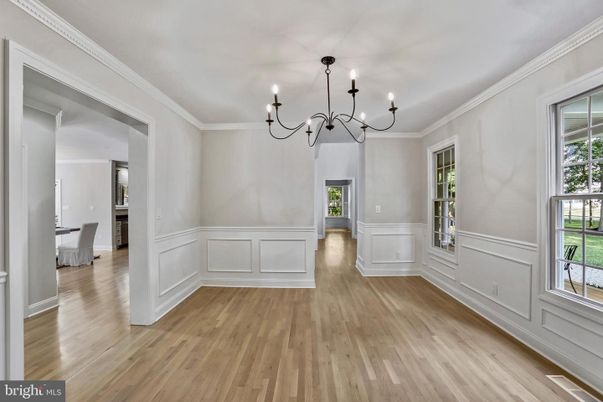 Chandelier, Empty room, Interior, Wood Texture Flooring