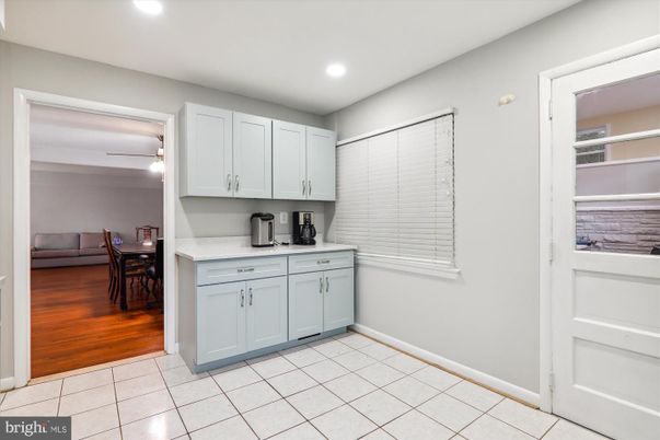 Dining room, Interior, Kitchen, Recessed Lighting, Wood Texture Flooring