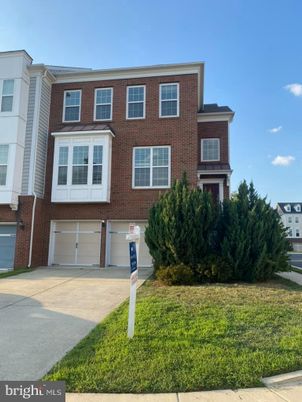 Attached, Exterior, Facade, Brick Facade, Rowhouse