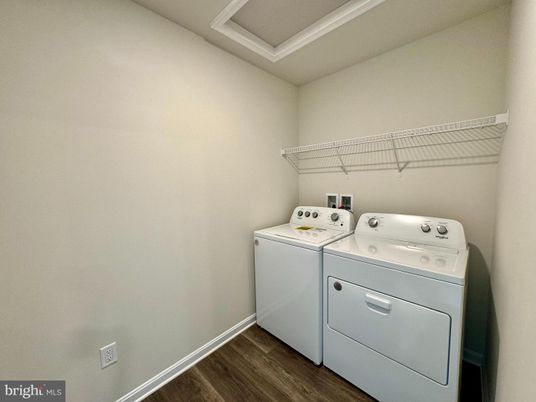 Interior, Utility Closets, Washer, Wood Texture Flooring
